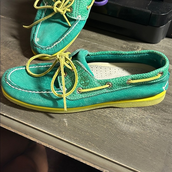 Timberland Classic 2 Eyed Boat Shoes - Shades of green. Mens 8.5 - Picture 2 of 5